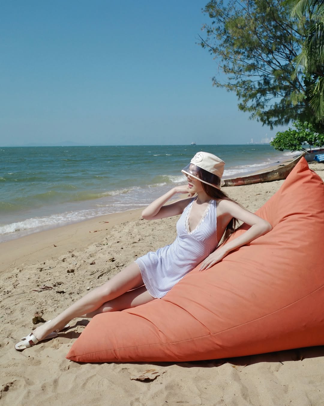 เบส - รักษ์วนีย์ คำสิงห์