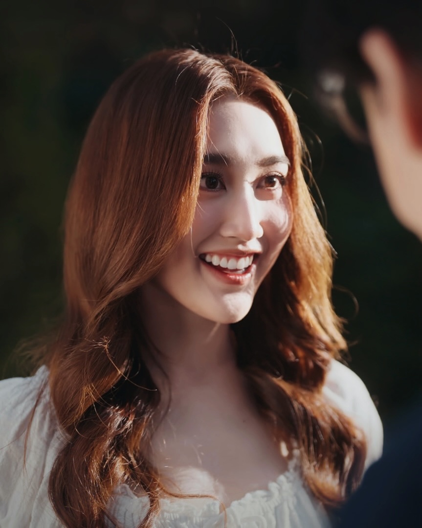 เบส - รักษ์วนีย์ คำสิงห์