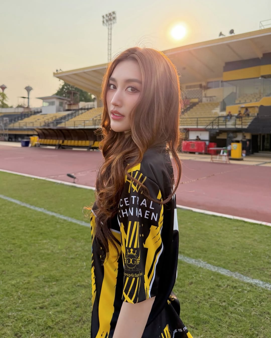 เบส - รักษ์วนีย์ คำสิงห์