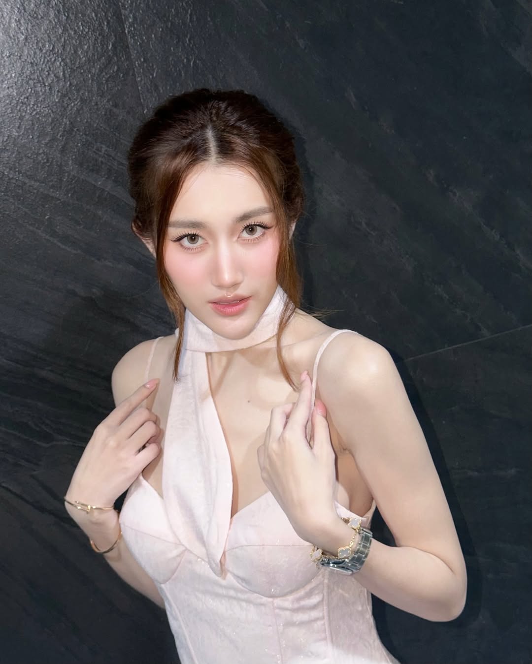 เบส - รักษ์วนีย์ คำสิงห์