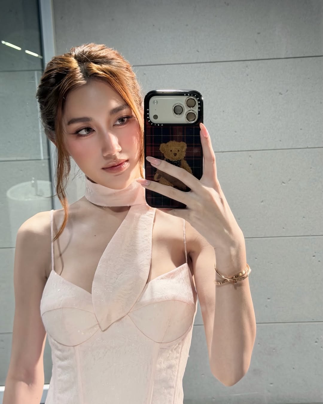 เบส - รักษ์วนีย์ คำสิงห์