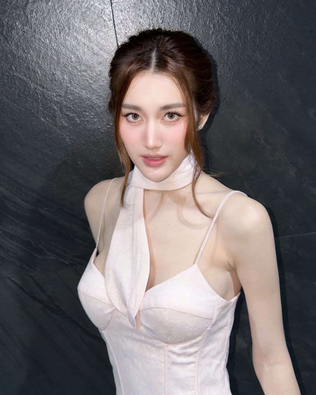 เบส - รักษ์วนีย์ คำสิงห์