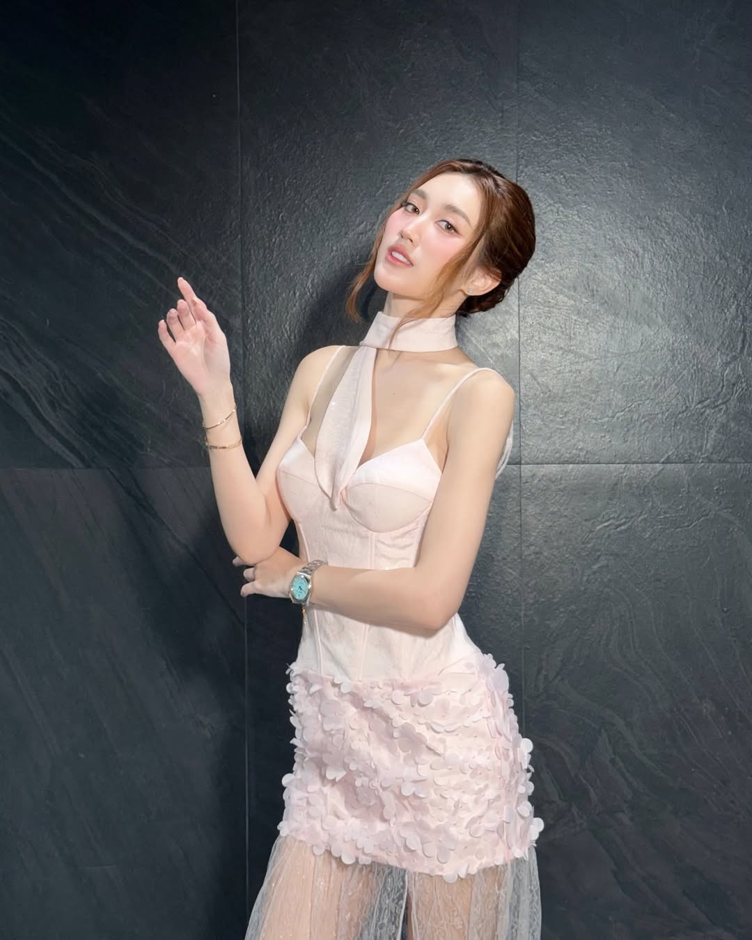 เบส - รักษ์วนีย์ คำสิงห์