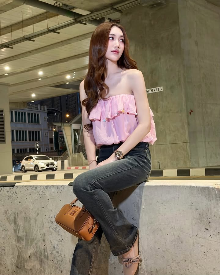 เบส - รักษ์วนีย์ คำสิงห์