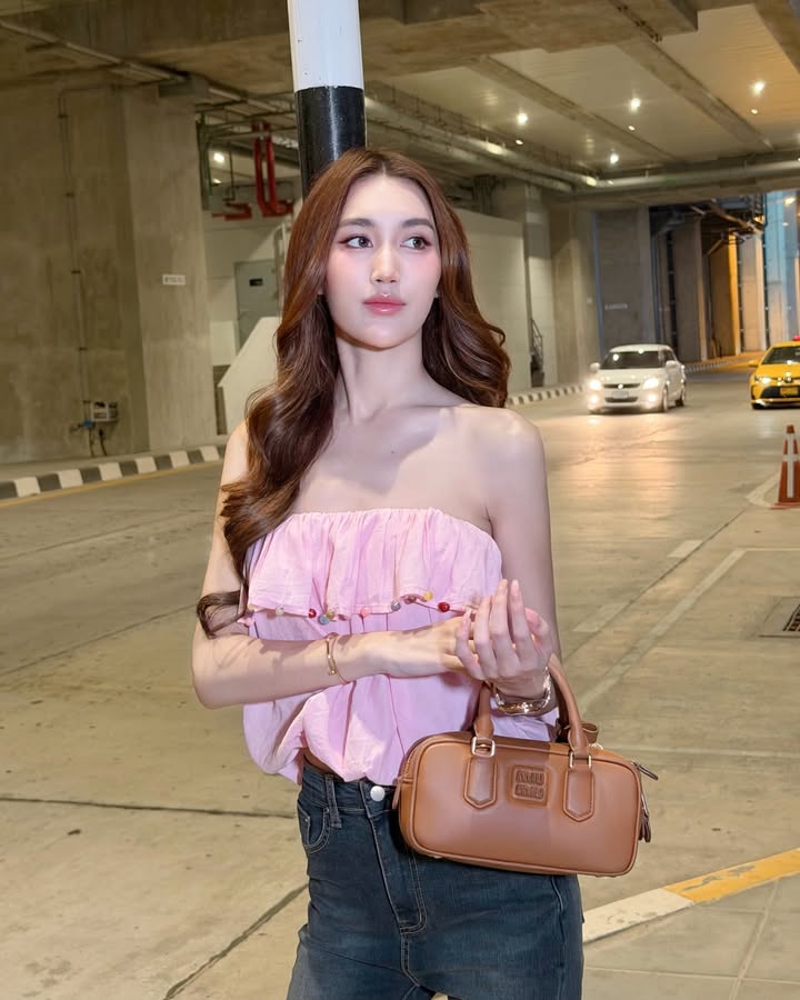 เบส - รักษ์วนีย์ คำสิงห์