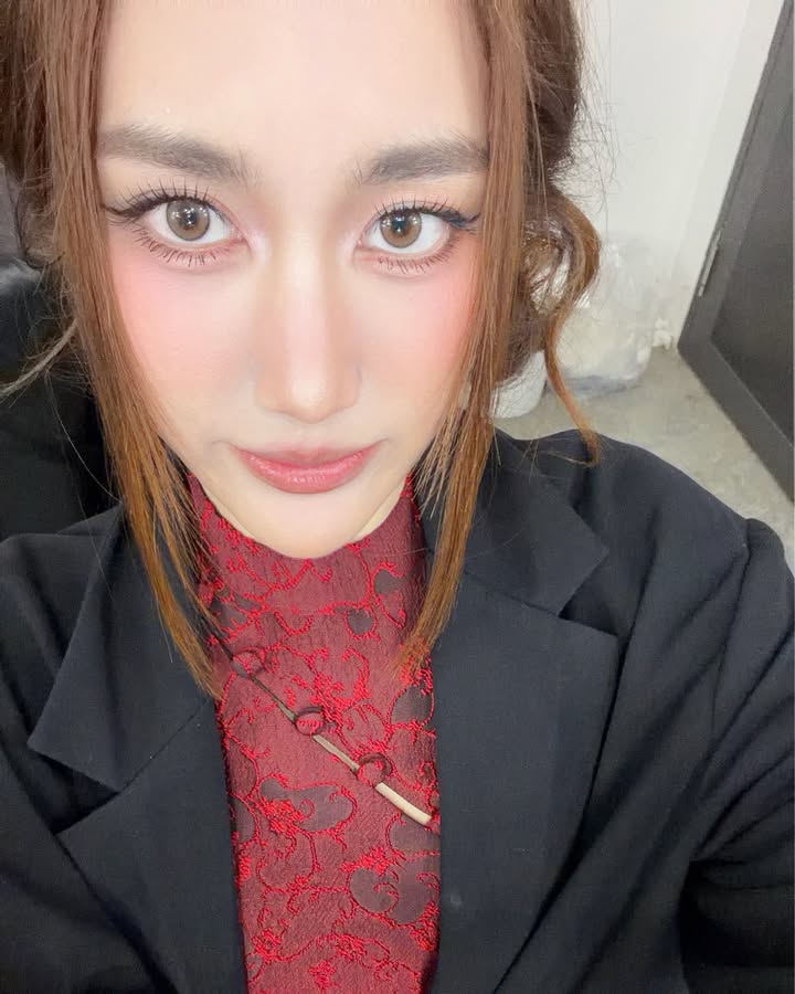 เบส - รักษ์วนีย์ คำสิงห์