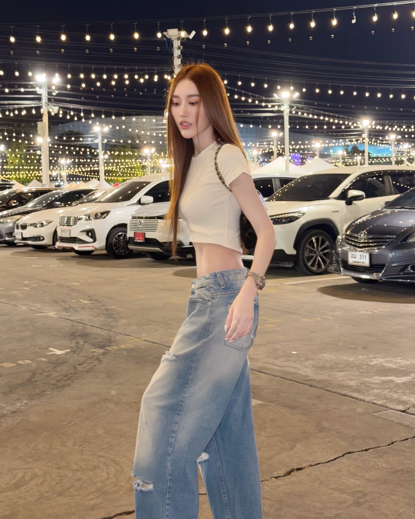 เบส - รักษ์วนีย์ คำสิงห์