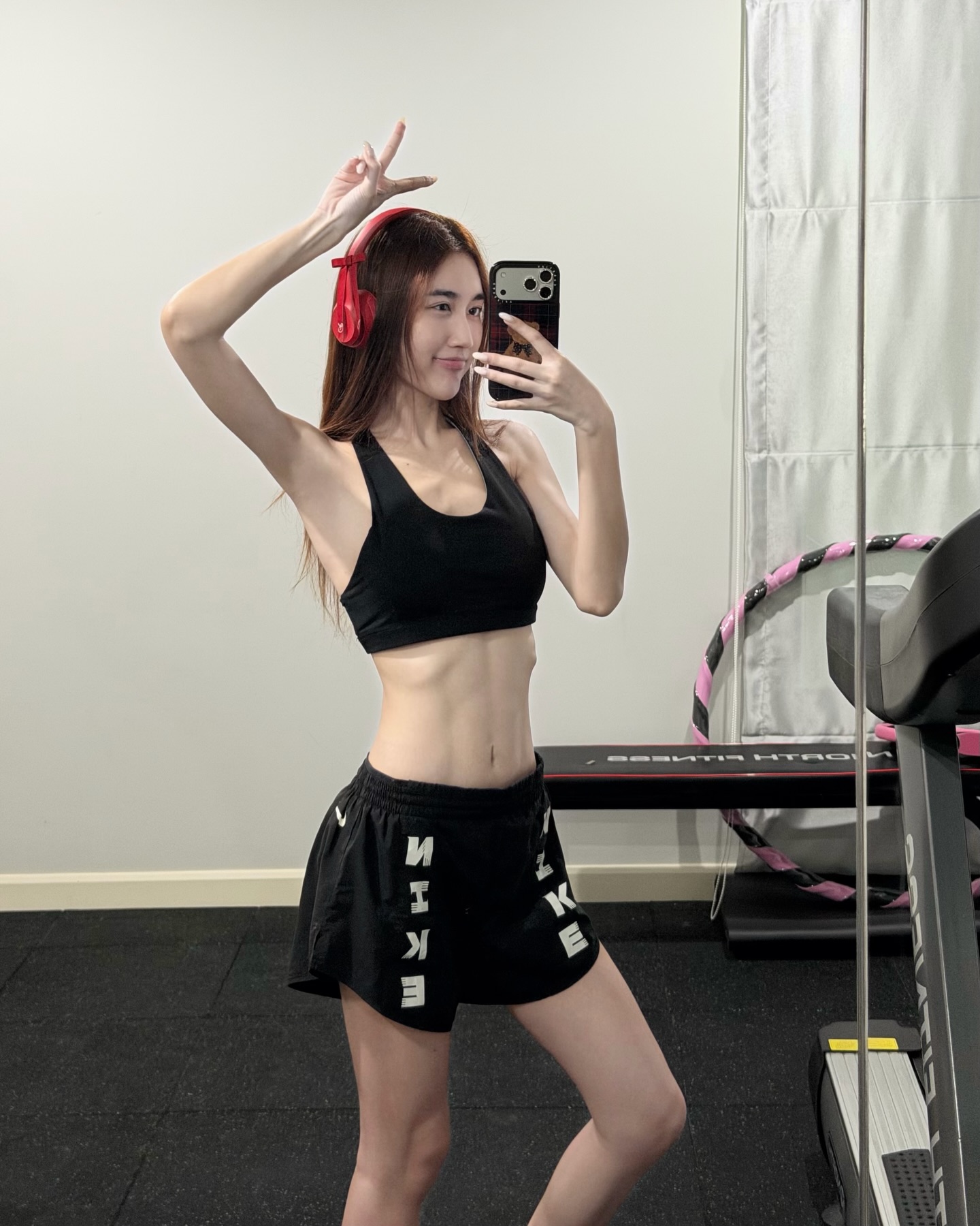 เบส - รักษ์วนีย์ คำสิงห์