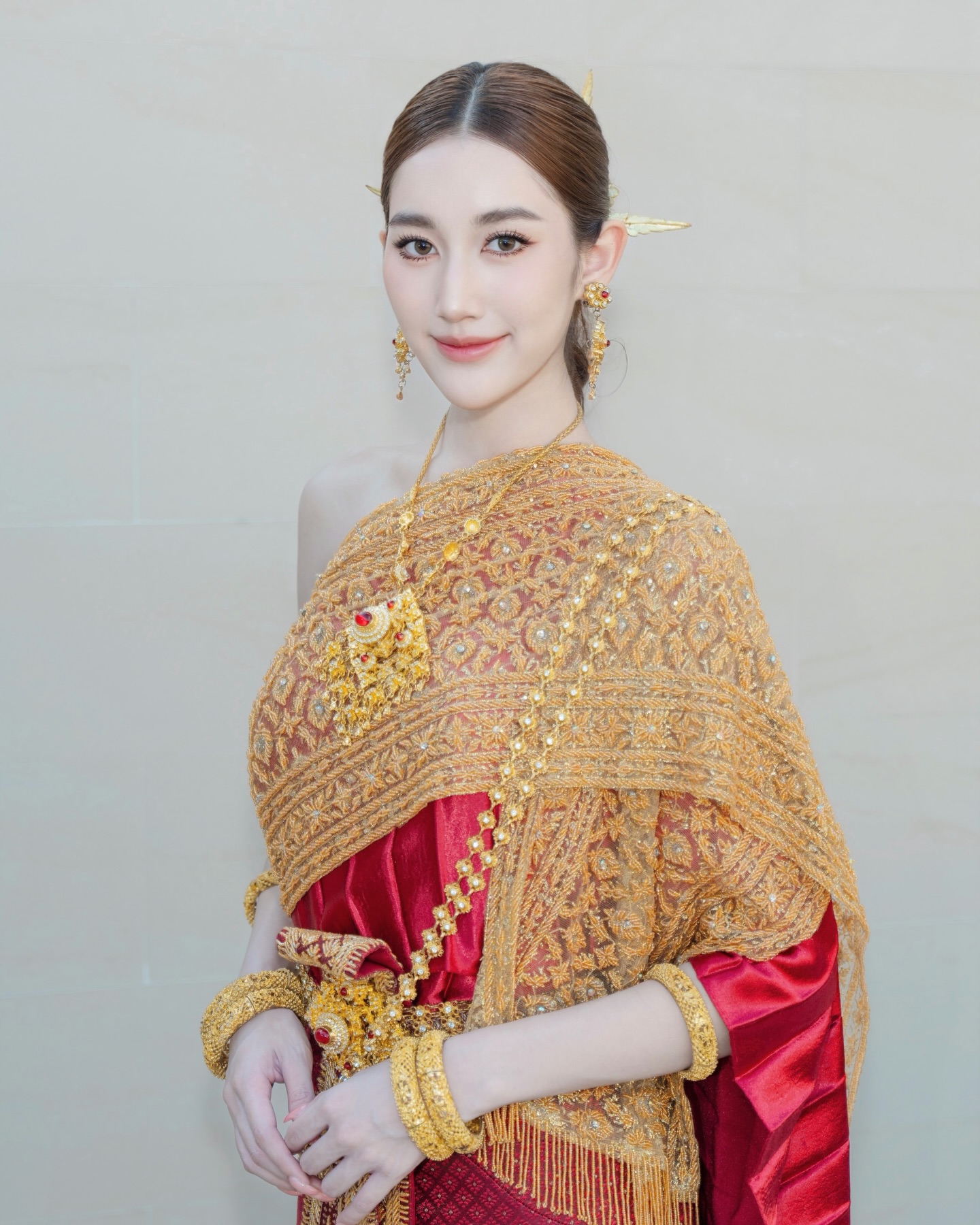 เบส - รักษ์วนีย์ คำสิงห์