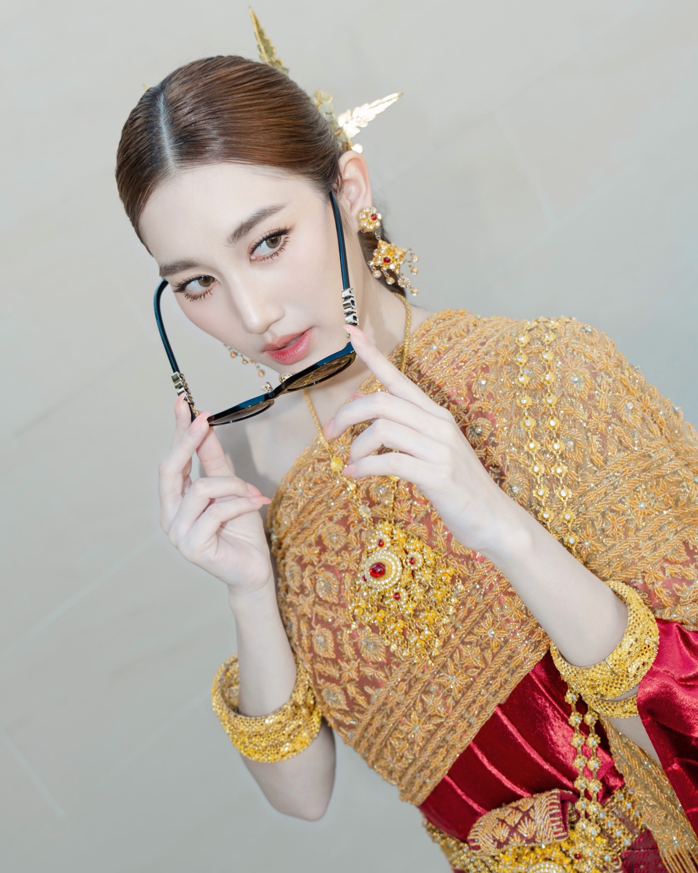 เบส - รักษ์วนีย์ คำสิงห์