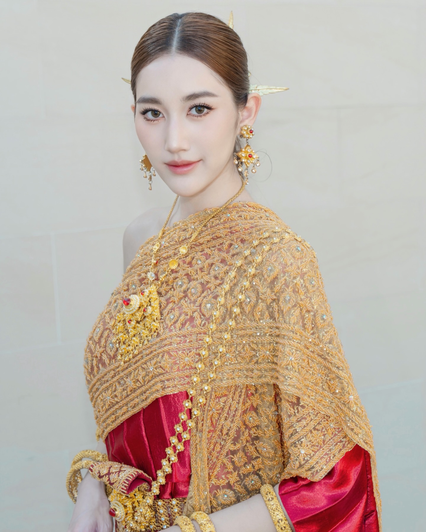 เบส - รักษ์วนีย์ คำสิงห์