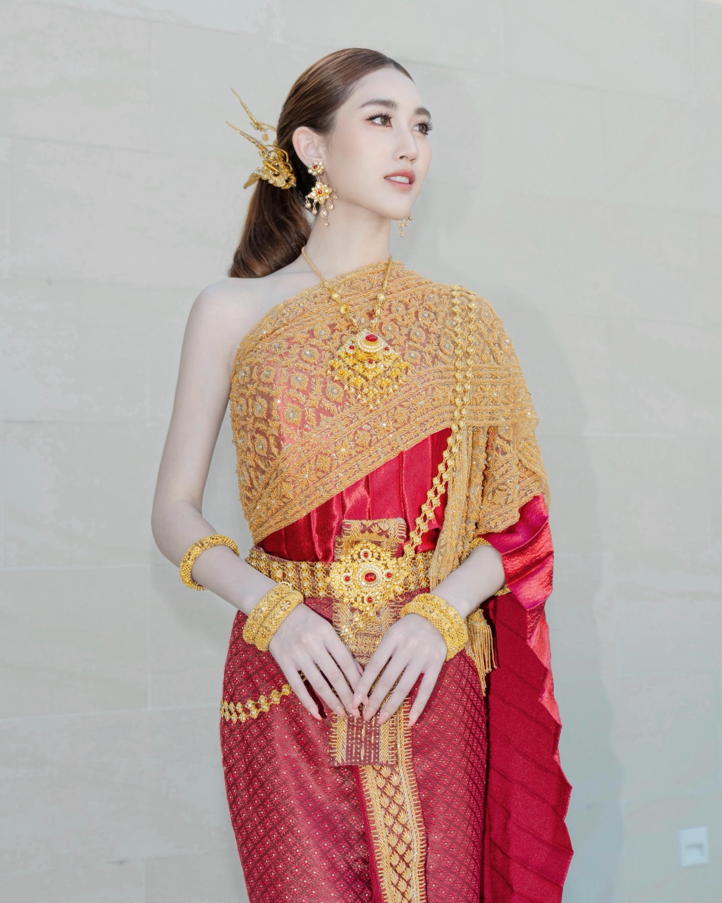 เบส - รักษ์วนีย์ คำสิงห์