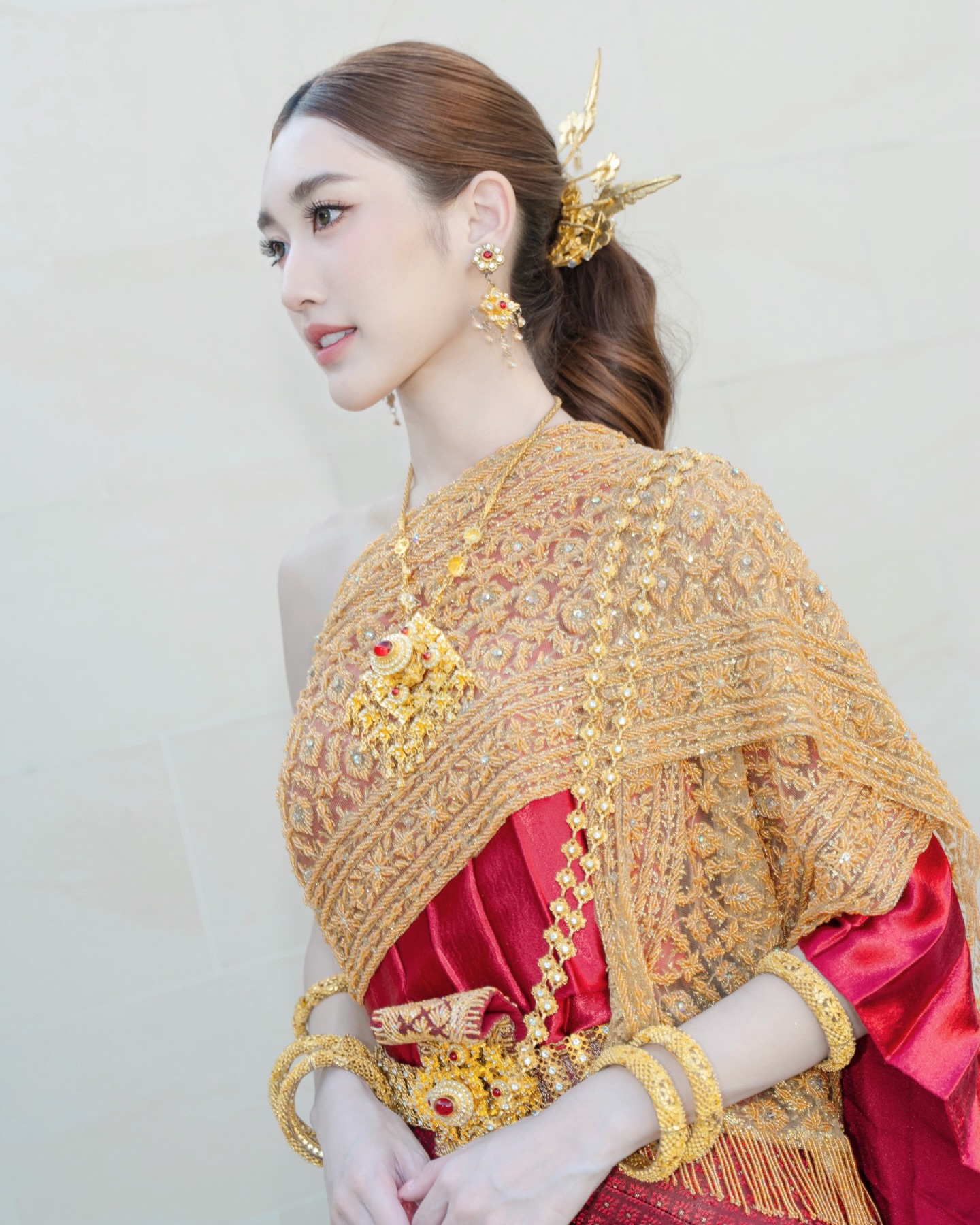 เบส - รักษ์วนีย์ คำสิงห์