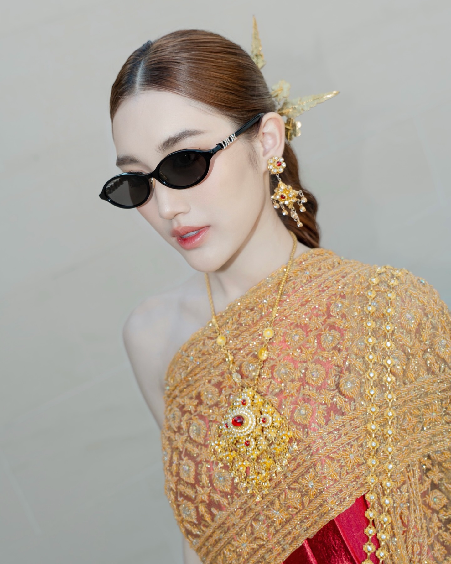 เบส - รักษ์วนีย์ คำสิงห์