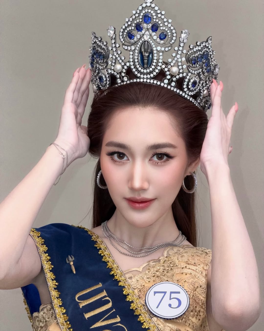 เบส - รักษ์วนีย์ คำสิงห์