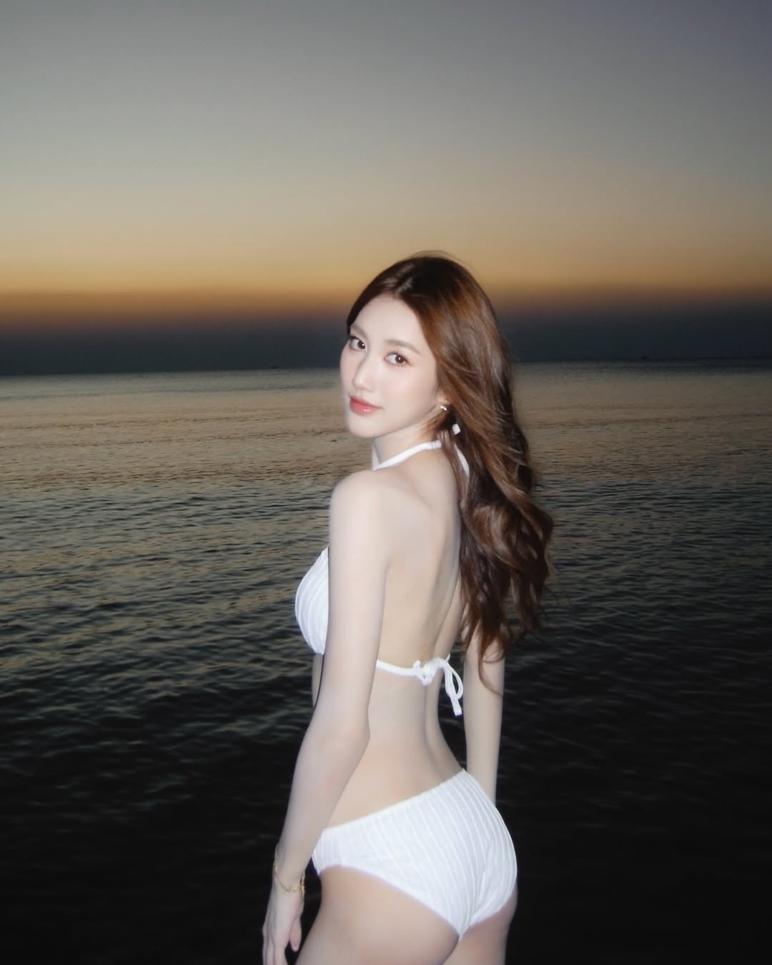 เบส - รักษ์วนีย์ คำสิงห์