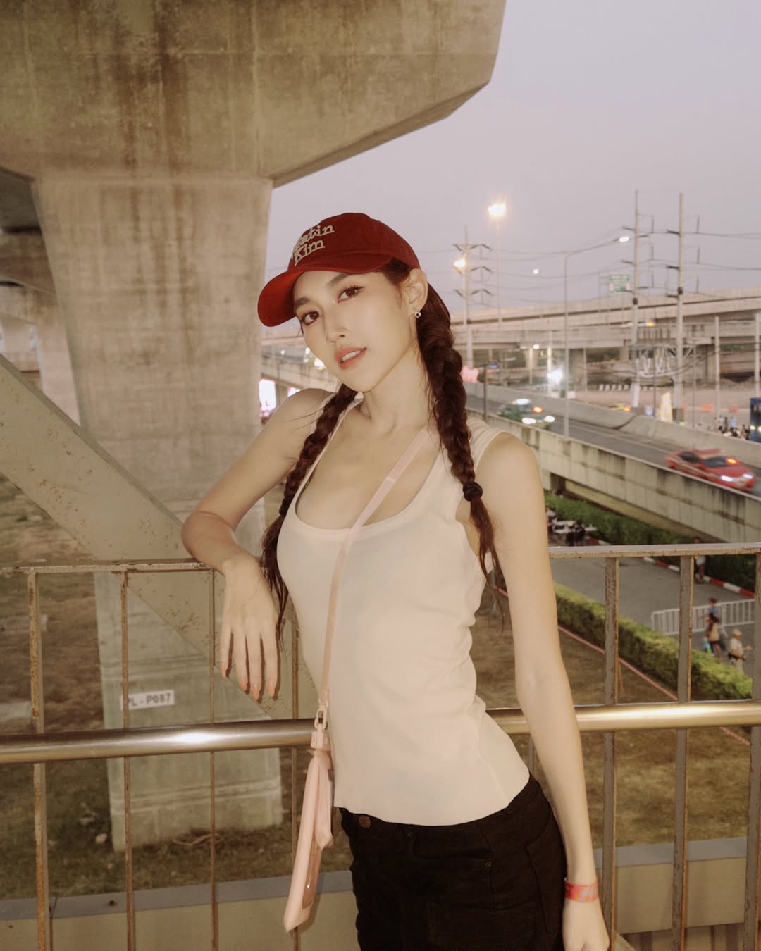 เบส - รักษ์วนีย์ คำสิงห์