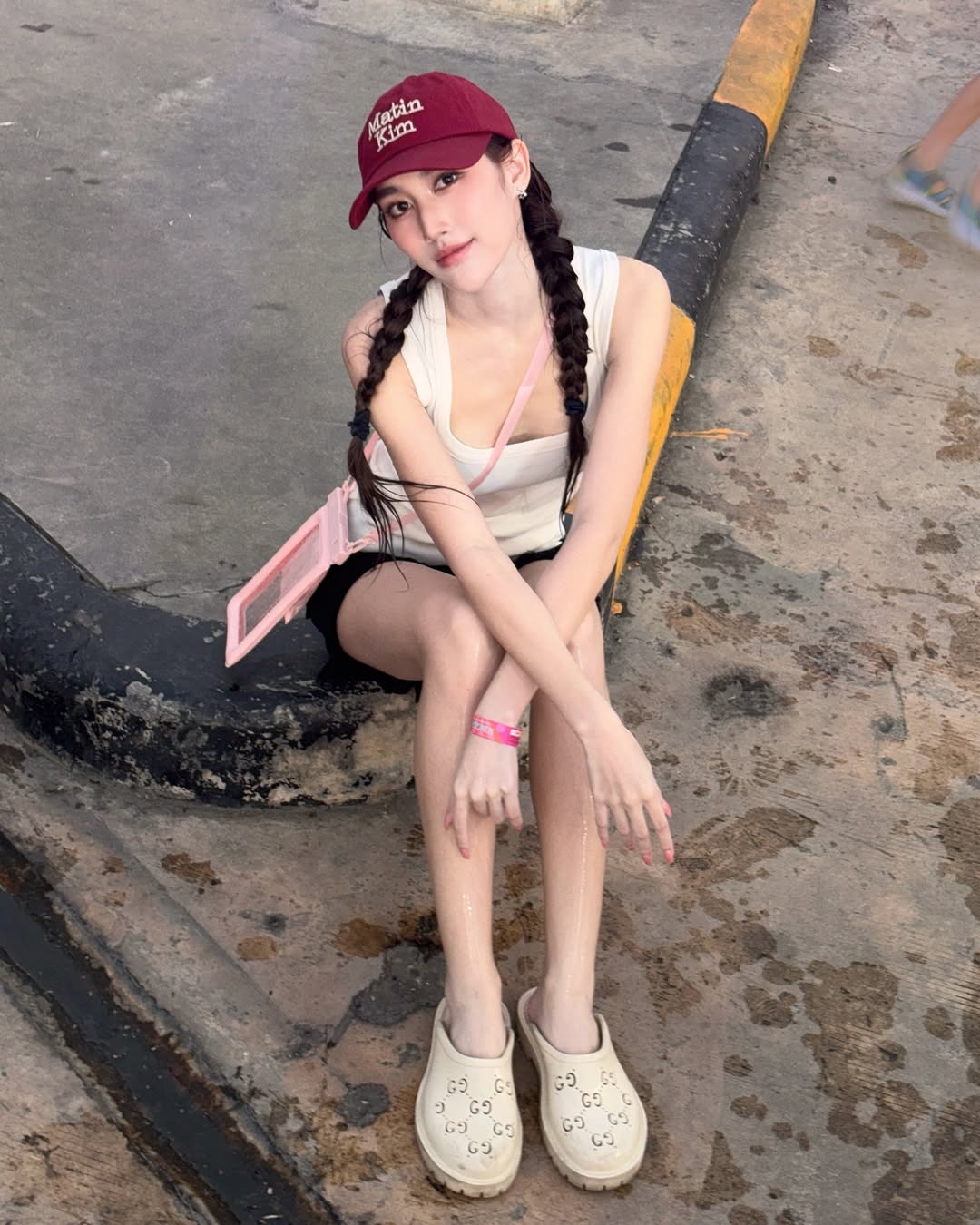 เบส - รักษ์วนีย์ คำสิงห์