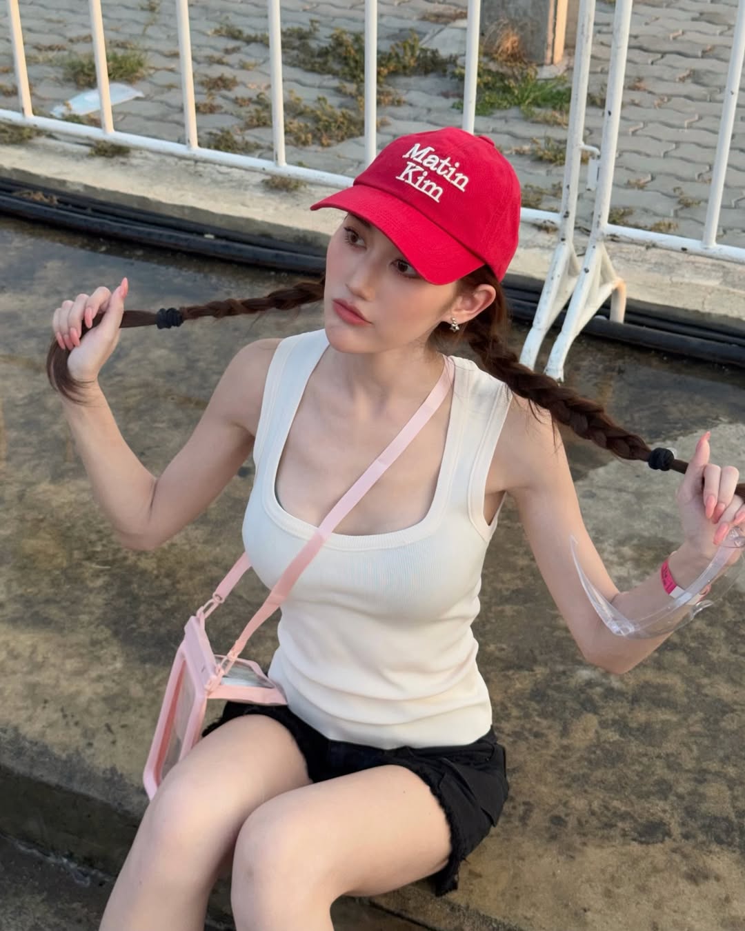 เบส - รักษ์วนีย์ คำสิงห์