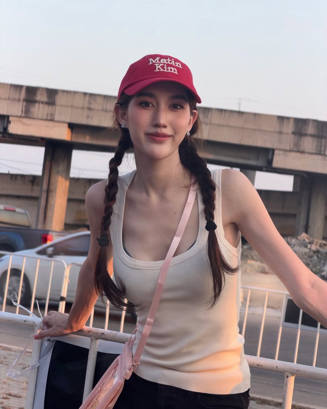 เบส - รักษ์วนีย์ คำสิงห์