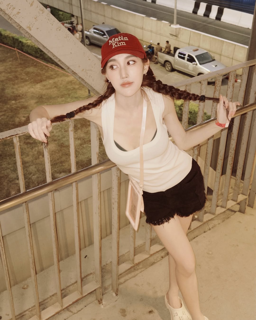 เบส - รักษ์วนีย์ คำสิงห์