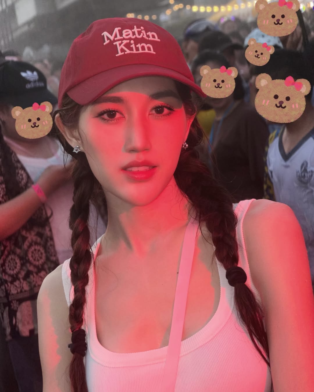 เบส - รักษ์วนีย์ คำสิงห์