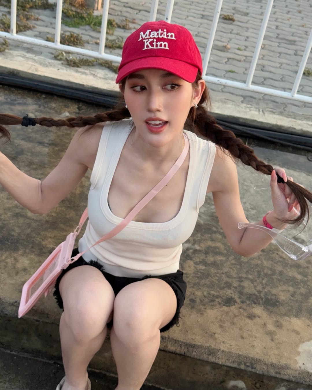 เบส - รักษ์วนีย์ คำสิงห์