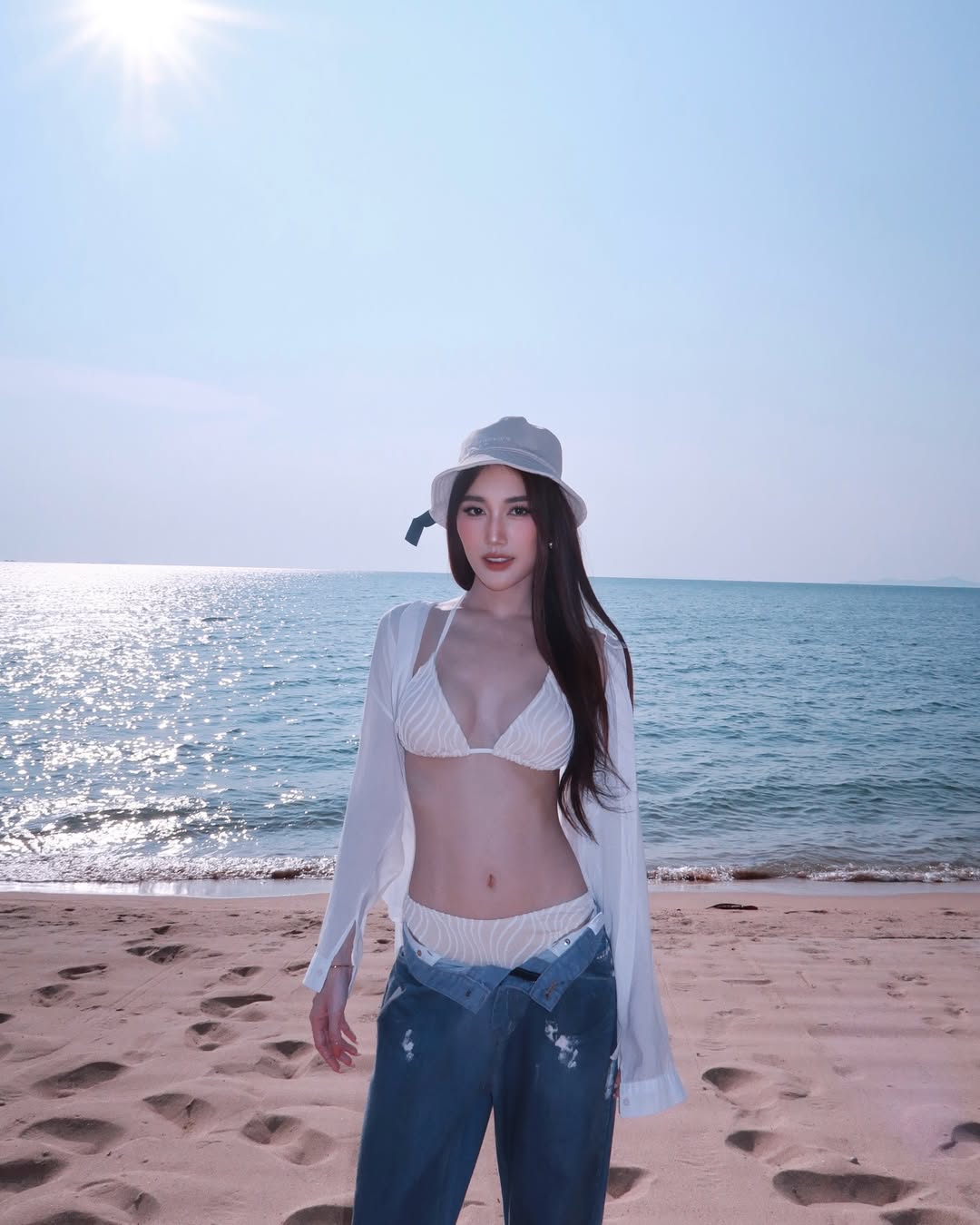 เบส - รักษ์วนีย์ คำสิงห์