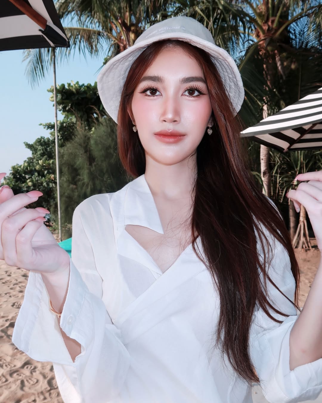 เบส - รักษ์วนีย์ คำสิงห์