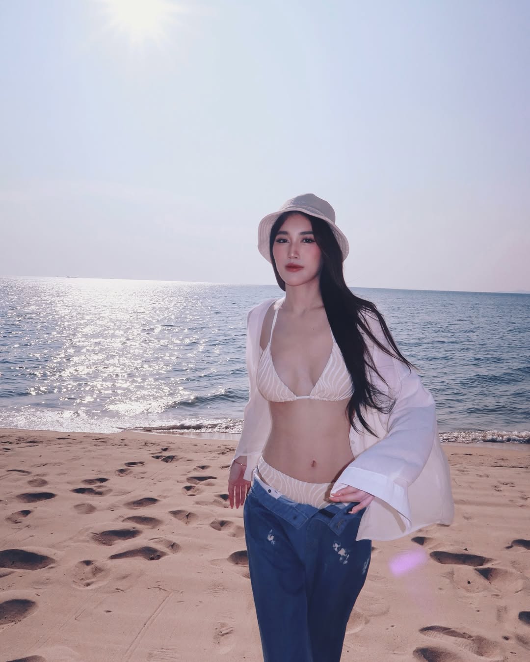 เบส - รักษ์วนีย์ คำสิงห์