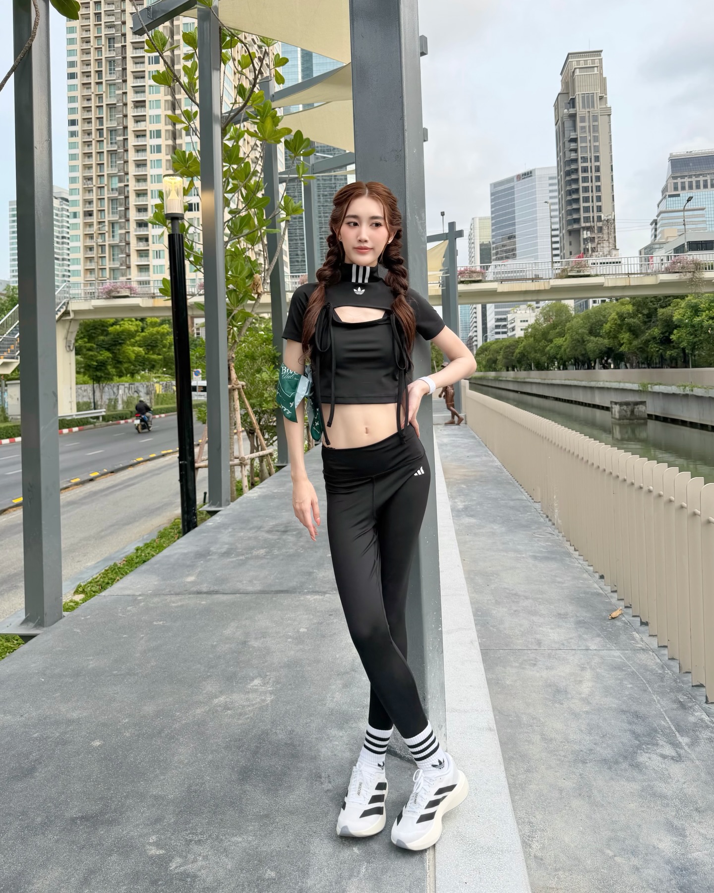 เบส - รักษ์วนีย์ คำสิงห์