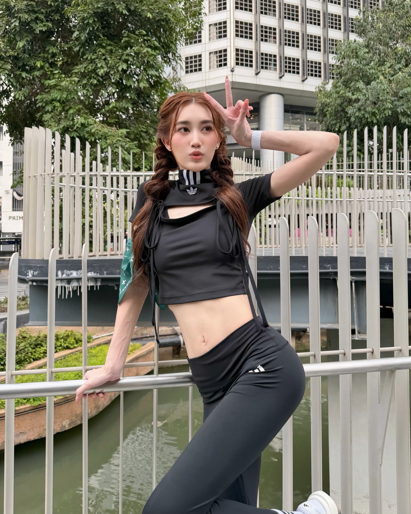 เบส - รักษ์วนีย์ คำสิงห์