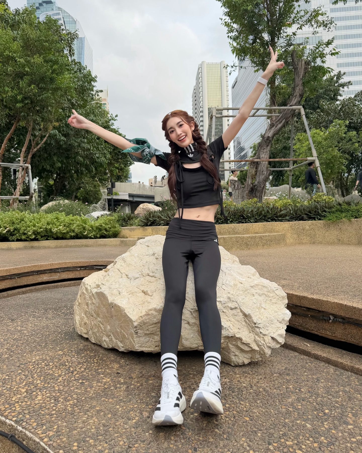 เบส - รักษ์วนีย์ คำสิงห์