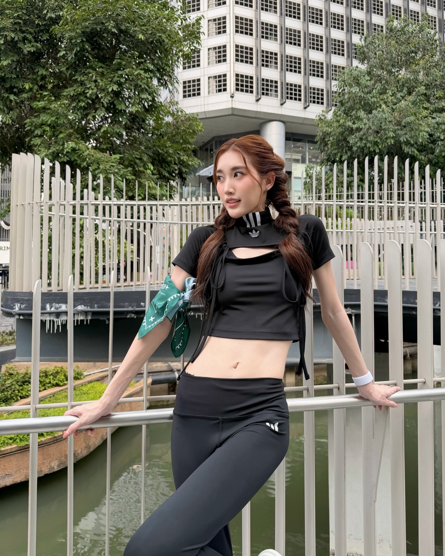เบส - รักษ์วนีย์ คำสิงห์