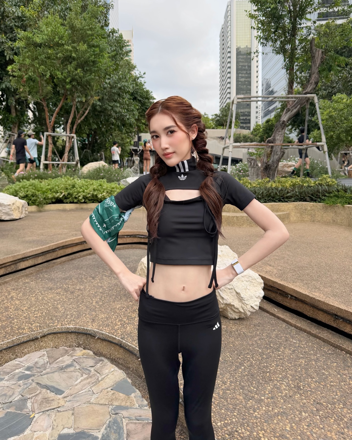 เบส - รักษ์วนีย์ คำสิงห์