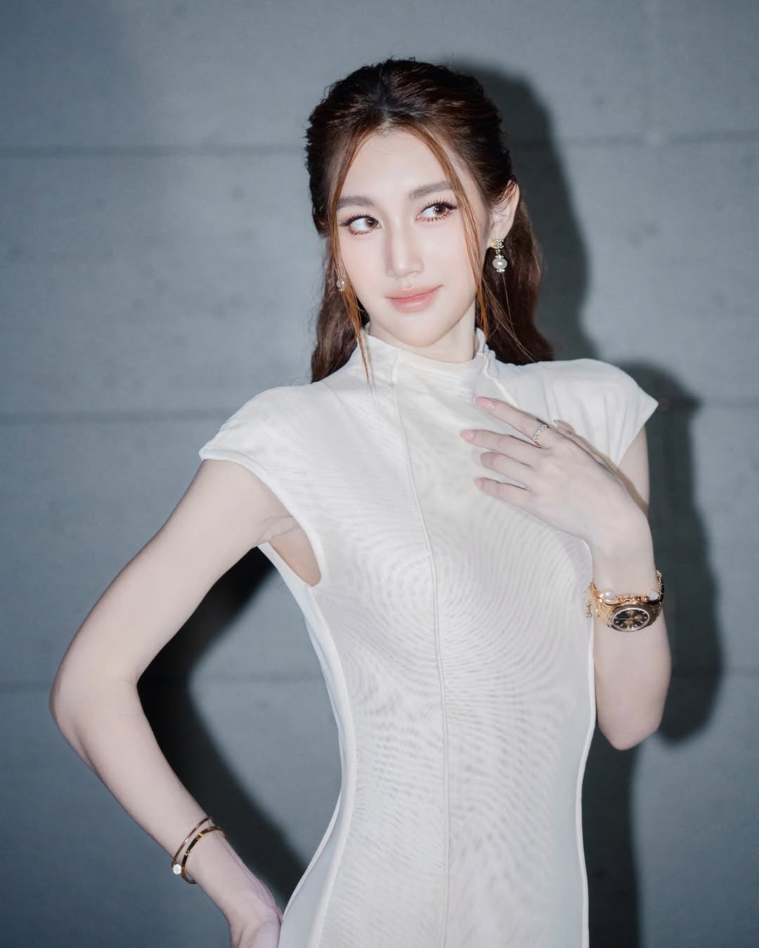 เบส - รักษ์วนีย์ คำสิงห์