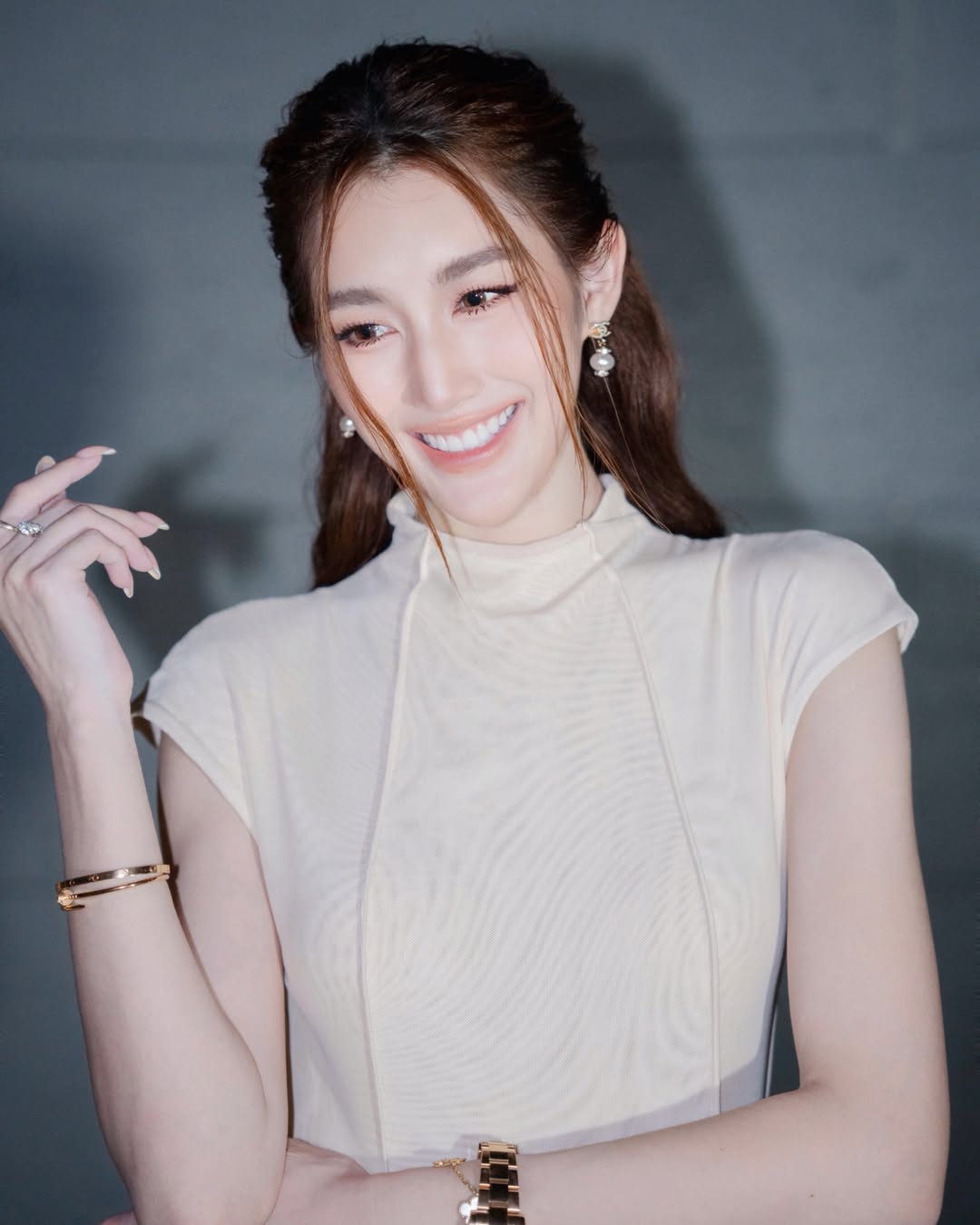 เบส - รักษ์วนีย์ คำสิงห์