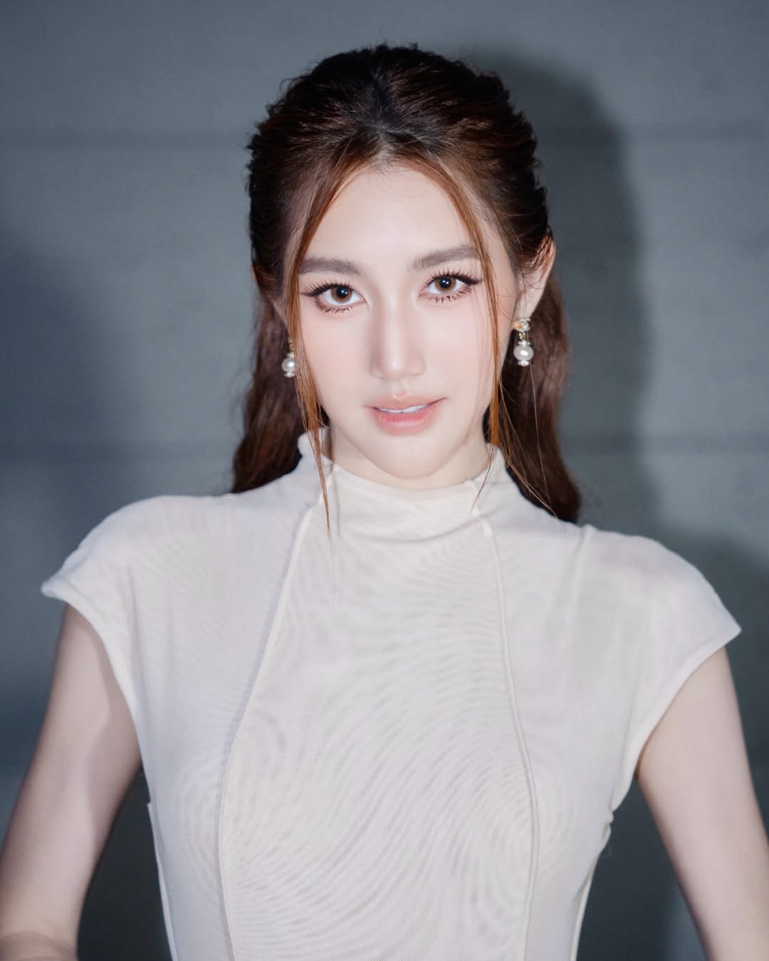 เบส - รักษ์วนีย์ คำสิงห์