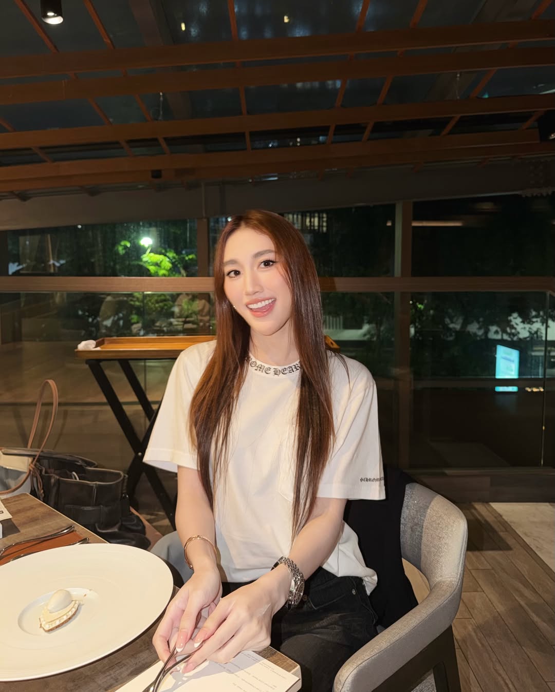 เบส - รักษ์วนีย์ คำสิงห์