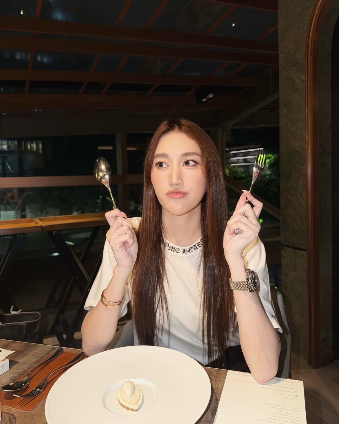 เบส - รักษ์วนีย์ คำสิงห์