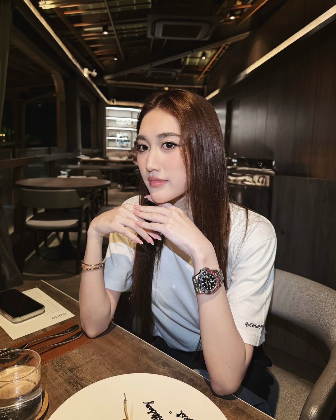 เบส - รักษ์วนีย์ คำสิงห์