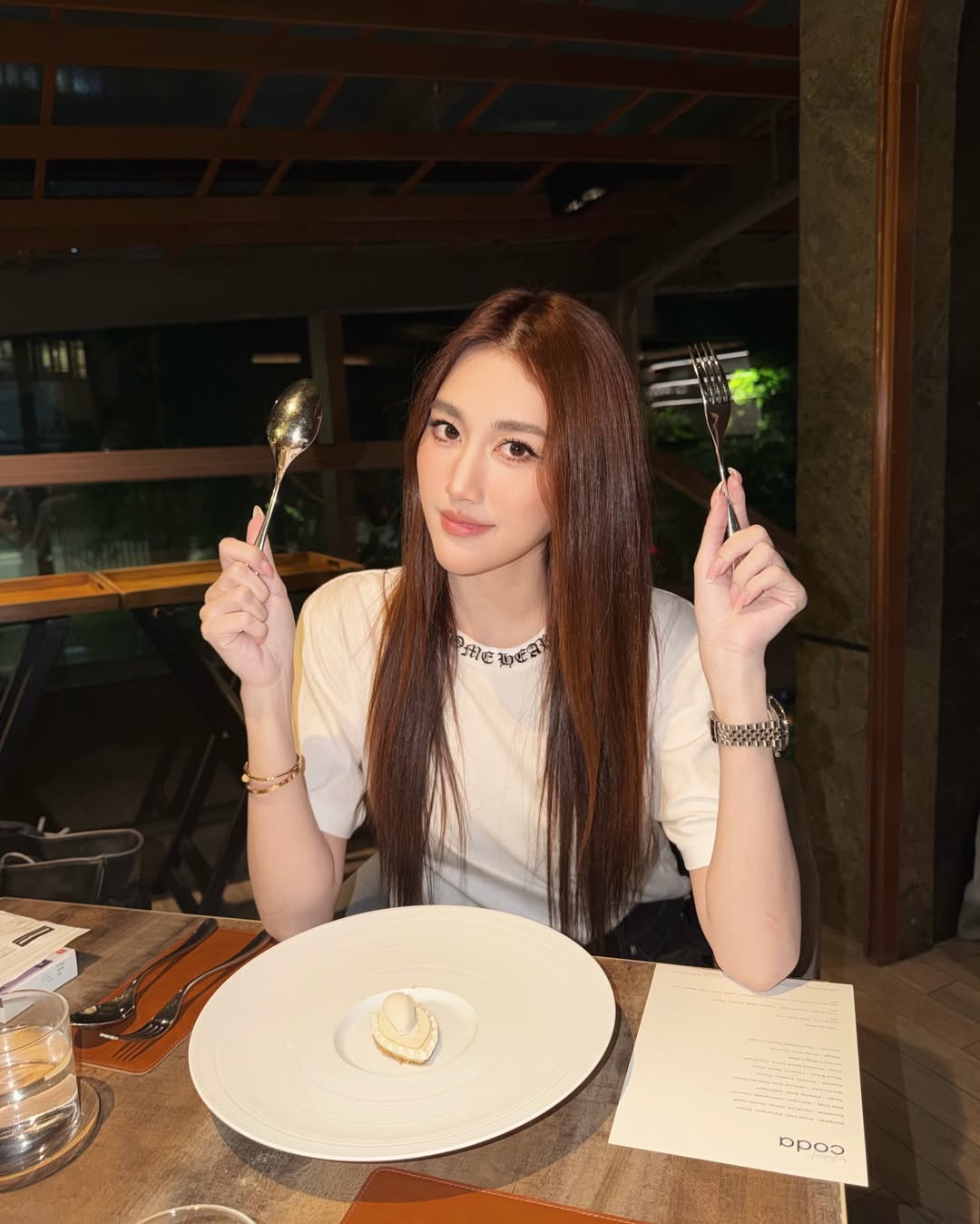 เบส - รักษ์วนีย์ คำสิงห์