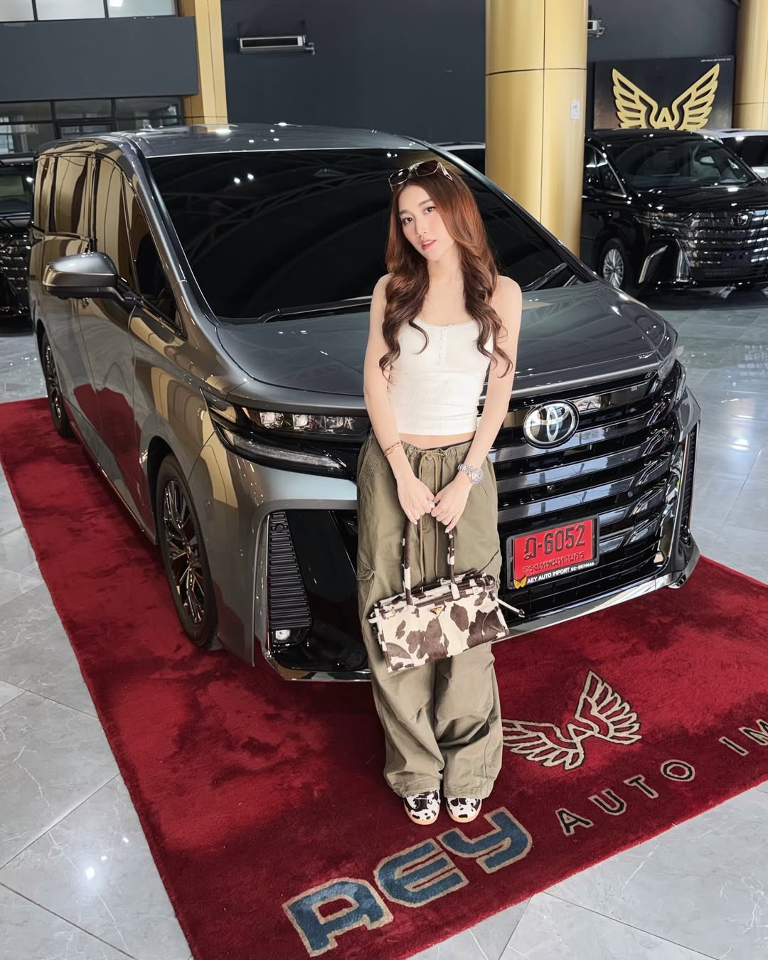 เบส - รักษ์วนีย์ คำสิงห์