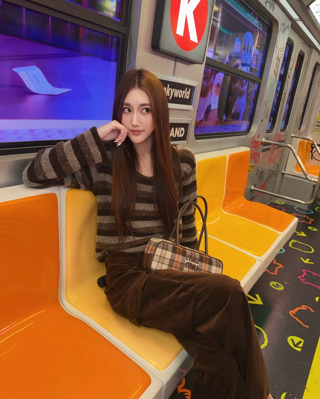 เบส - รักษ์วนีย์ คำสิงห์