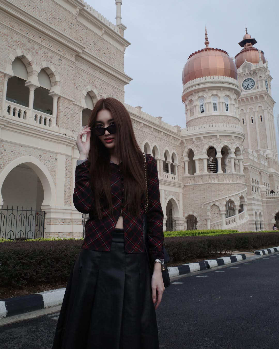 เบส - รักษ์วนีย์ คำสิงห์