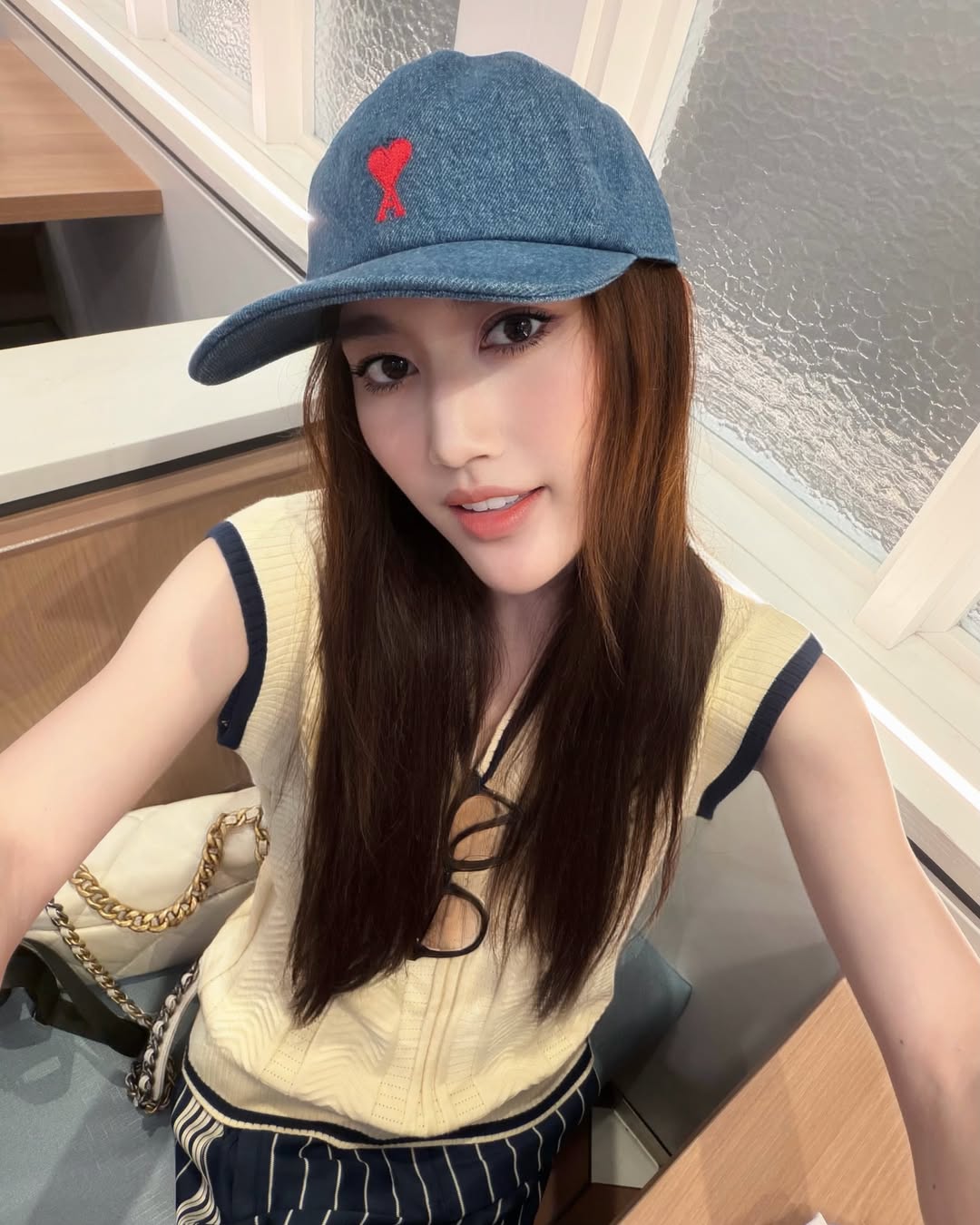 เบส - รักษ์วนีย์ คำสิงห์