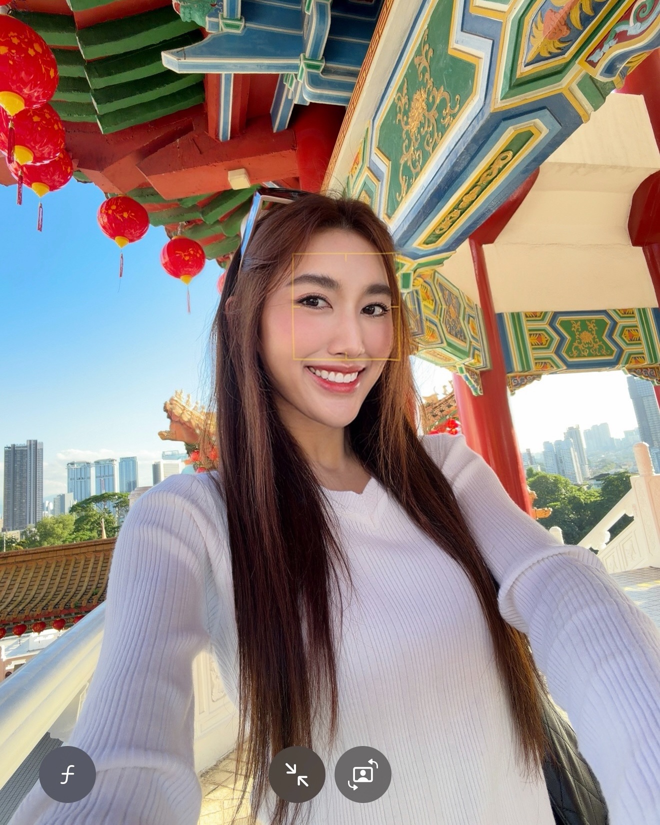 เบส - รักษ์วนีย์ คำสิงห์
