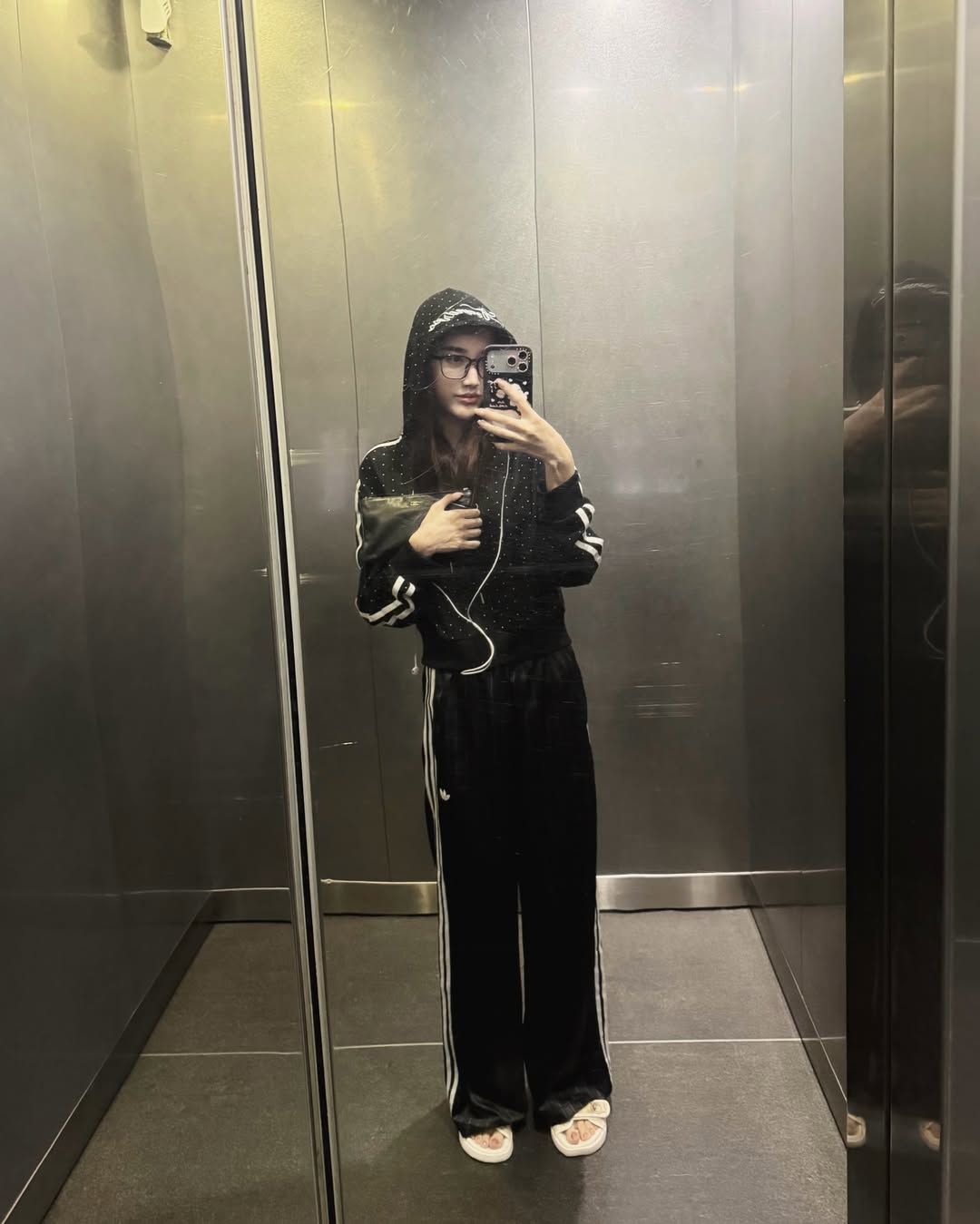 เบส - รักษ์วนีย์ คำสิงห์