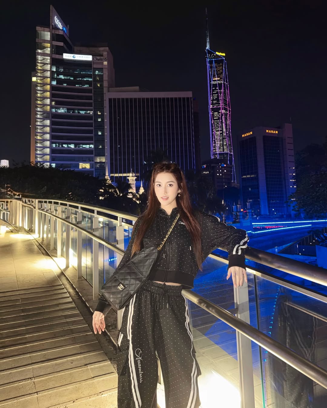 เบส - รักษ์วนีย์ คำสิงห์