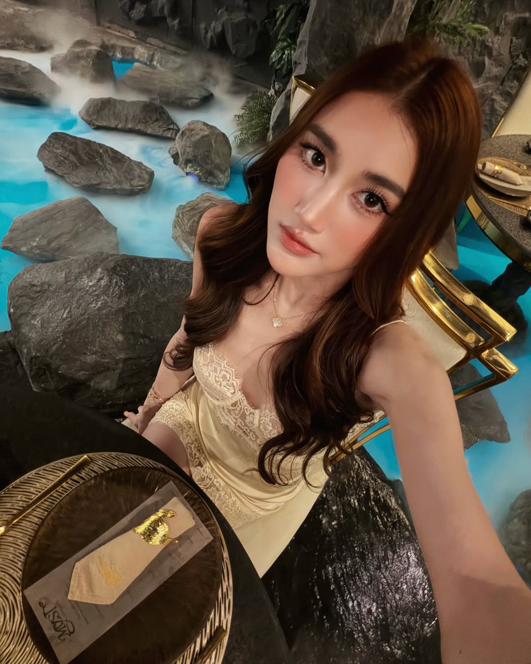 เบส - รักษ์วนีย์ คำสิงห์